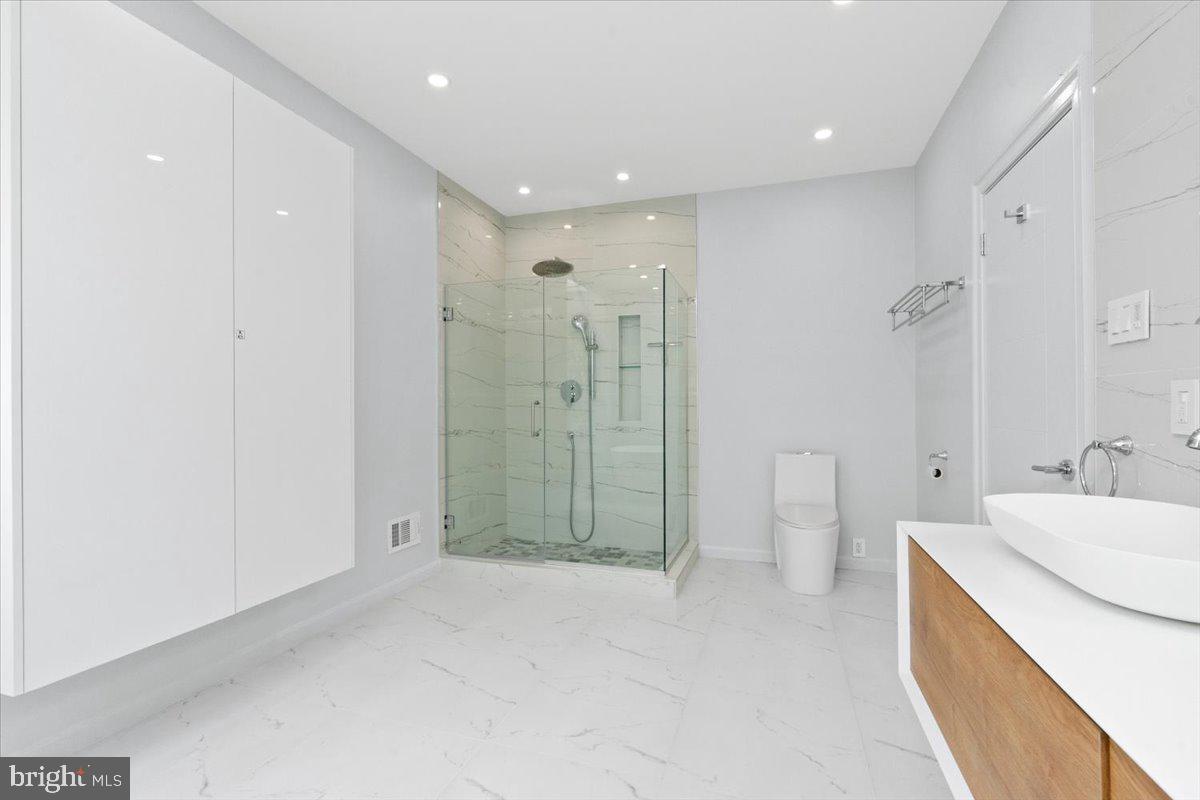 1626 Foxhall Road Northwest Washington, DC 20007 - Photo 14 of 23 Master Bathroom