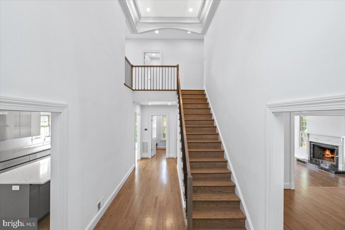 1626 Foxhall Road Northwest Washington, DC 20007 - Photo 2 of 23 Hall