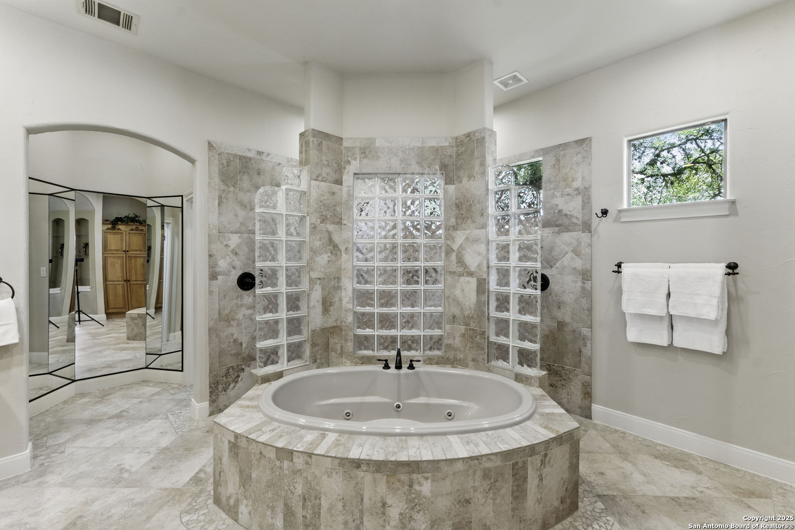 211 Macaw Lane Spring Branch, TX 78070 - Photo 23 of 85