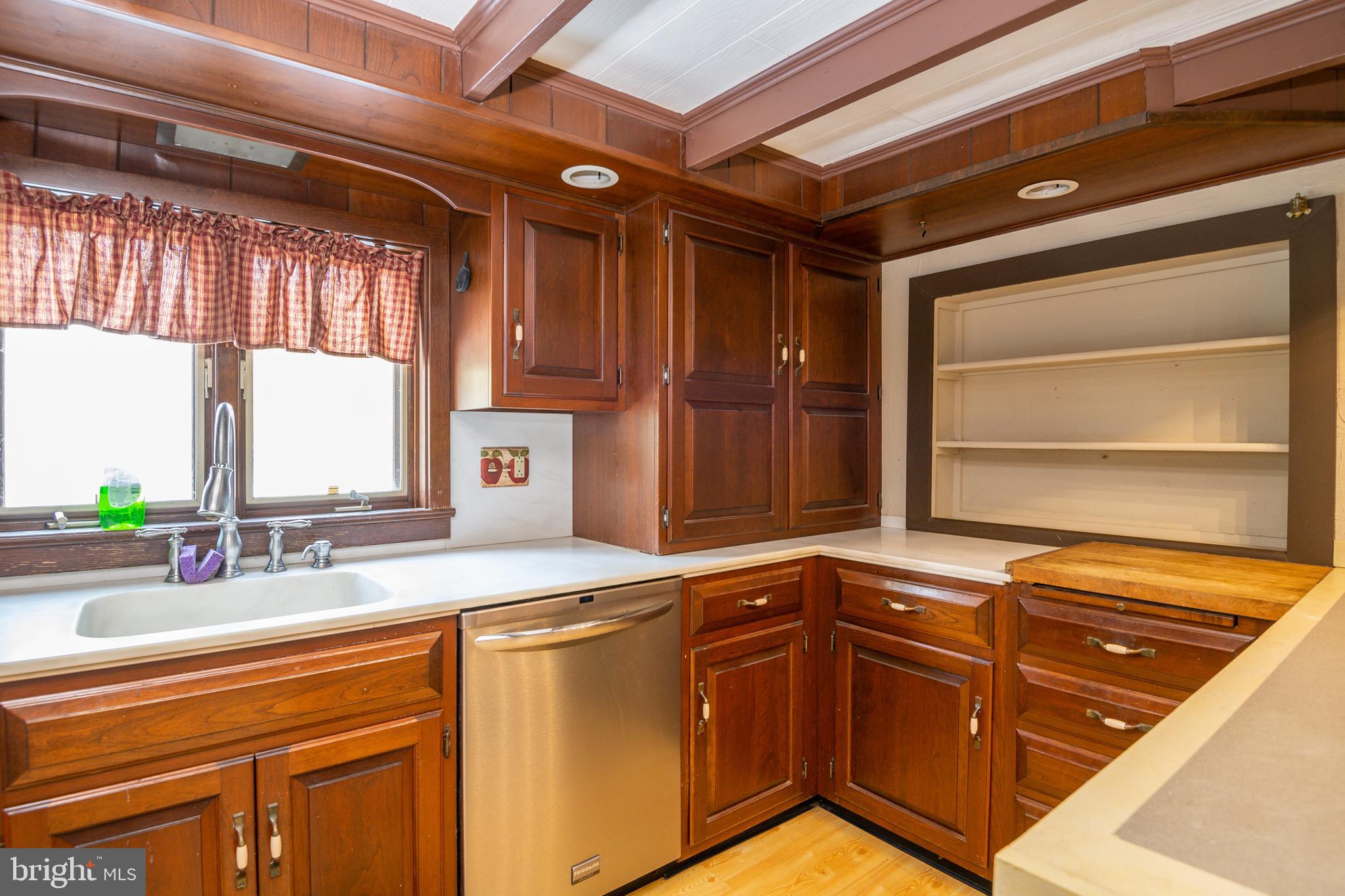 205 Haag Road Reading, PA 19606 - Photo 4 of 21