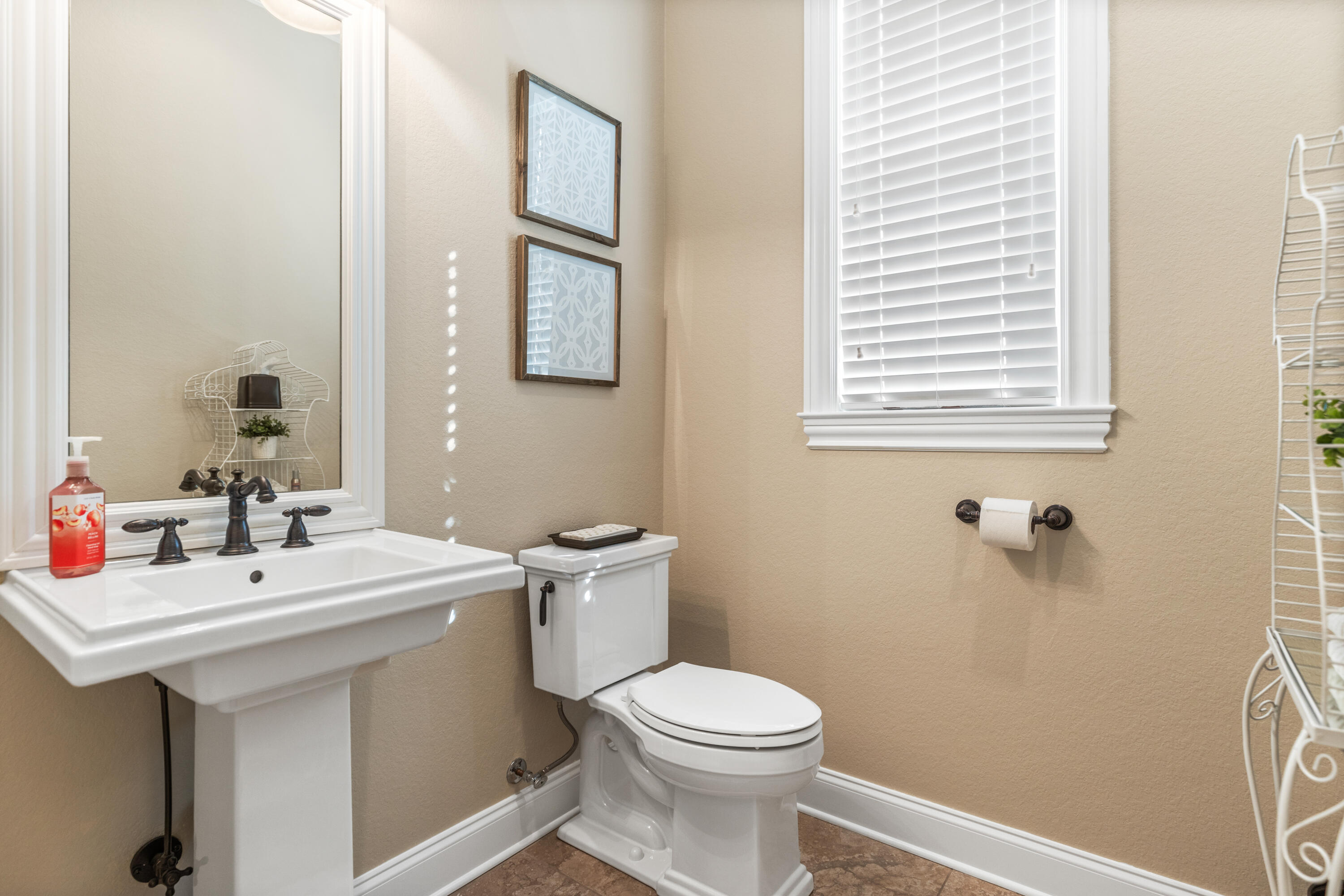 389 River Point Circle Charleston, TN 37310 - Photo 21 of 50 Main Level Powder Room