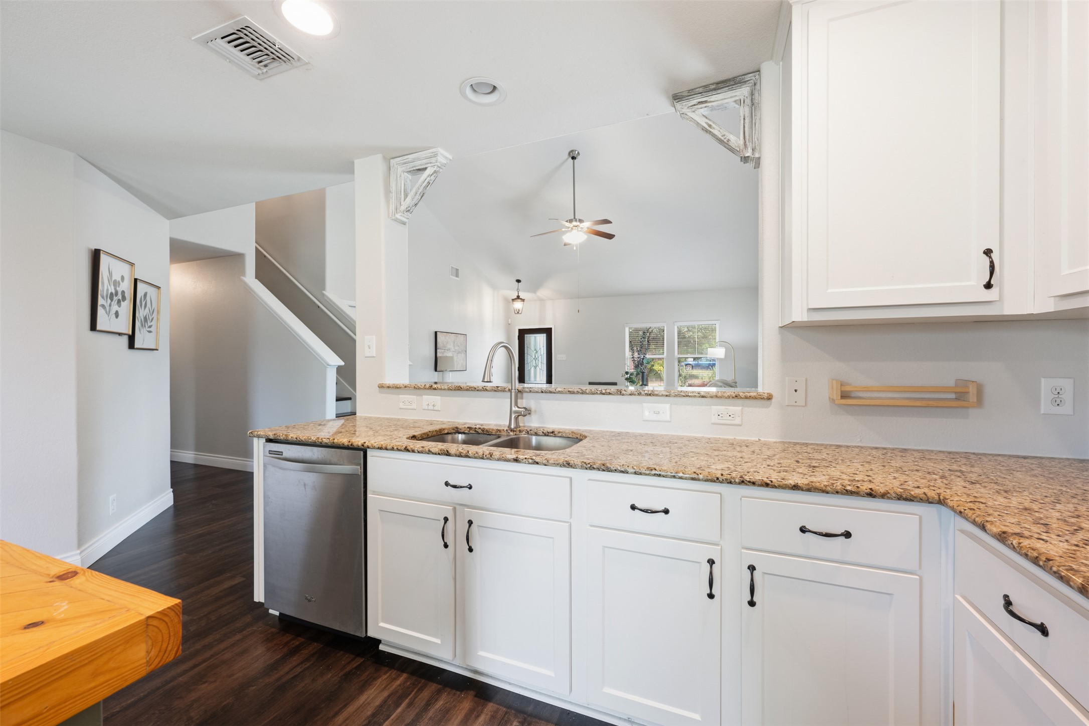 403 Broad Peak Road Georgetown, TX 78626 - Photo 15 of 40