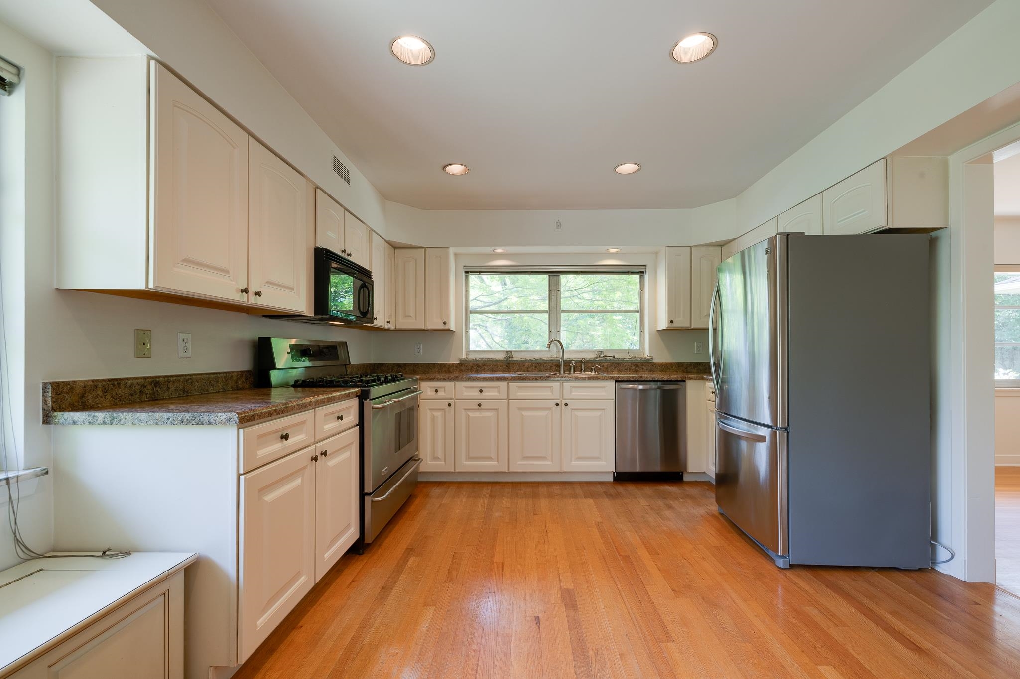 3976 Walnut Grove Road Memphis, TN 38111 - Photo 10 of 21