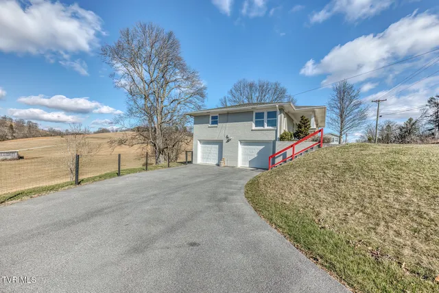$399,985 | 7067 Reedy Creek Road, Bristol, VA 24202