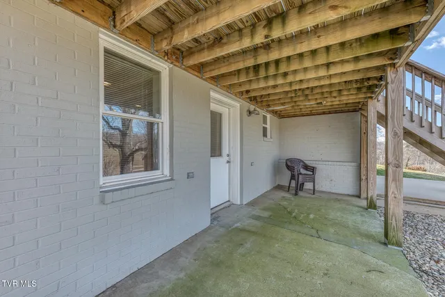 $399,985 | 7067 Reedy Creek Road, Bristol, VA 24202