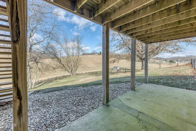 $399,985 | 7067 Reedy Creek Road, Bristol, VA 24202