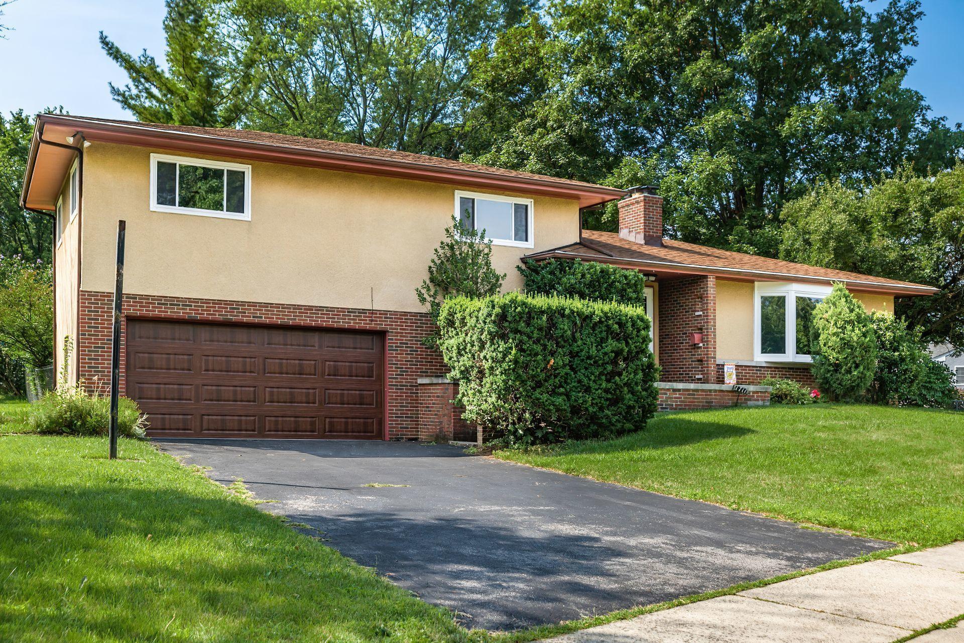 1711 Riverhill Road Columbus, OH 43221 - Photo 3 of 35 Gallery Image 3