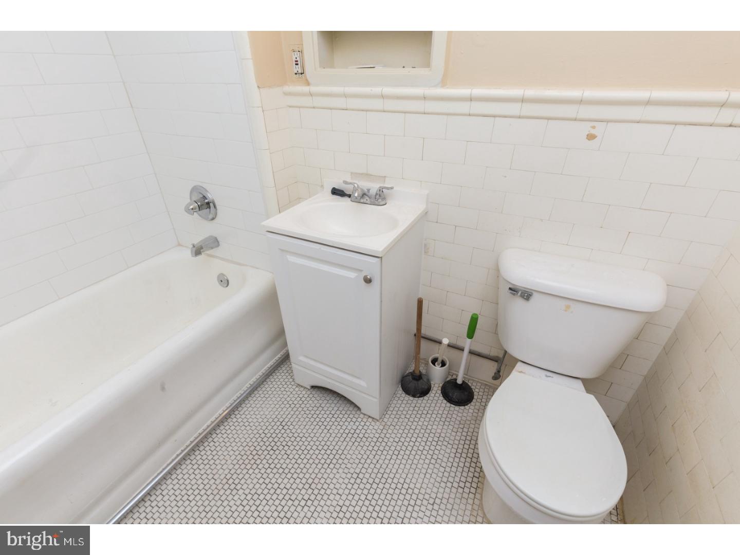 1324 Locust Street, Unit 1118 Philadelphia, PA 19107 - Photo 9 of 25