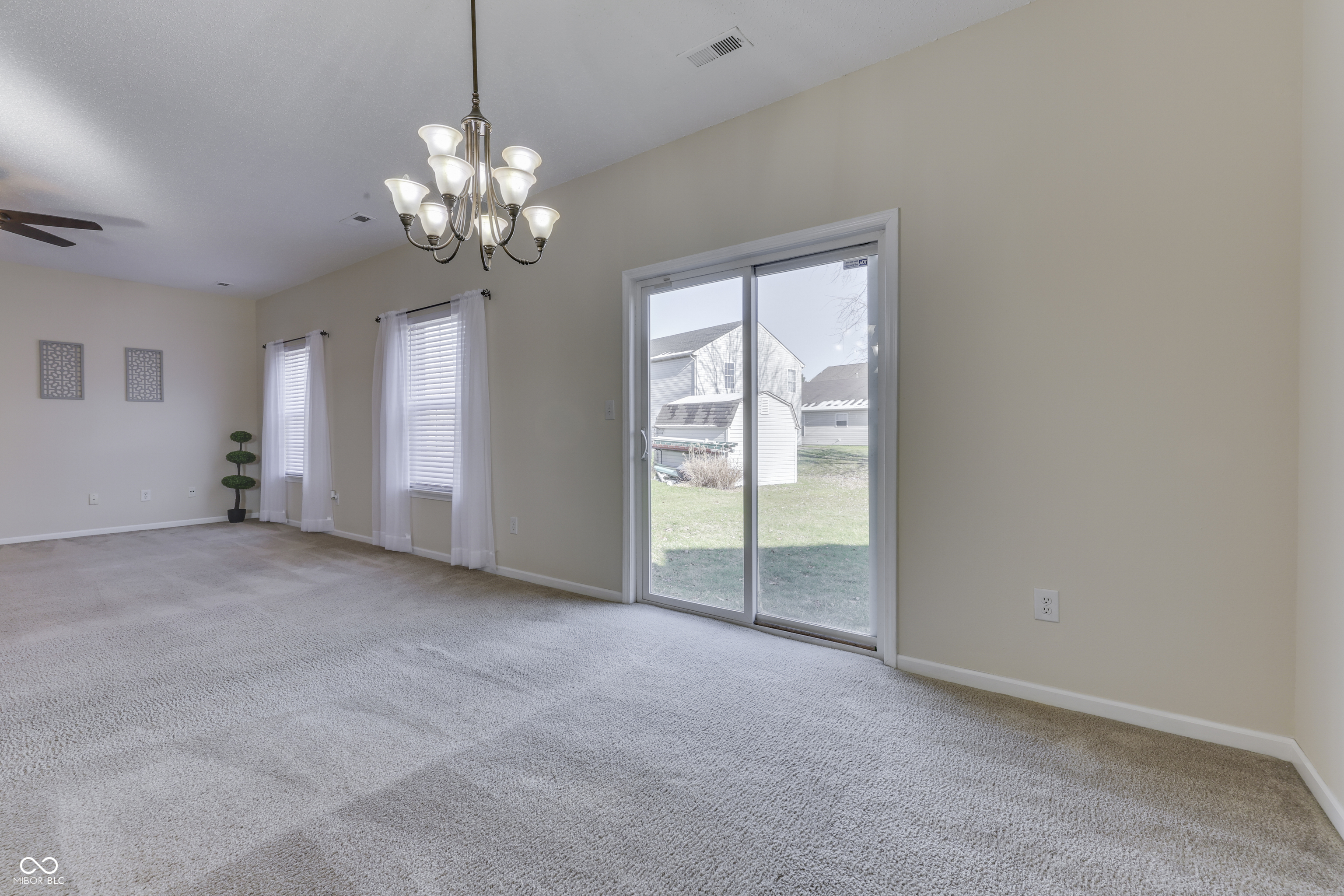 8121 Whitview Drive Indianapolis, IN 46237 - Photo 15 of 44