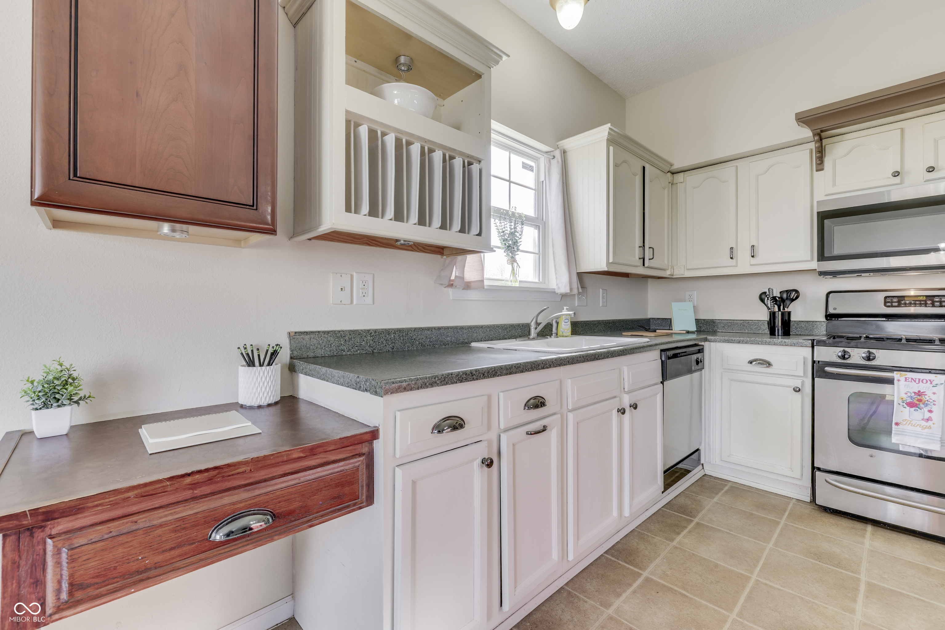 8121 Whitview Drive Indianapolis, IN 46237 - Photo 19 of 44