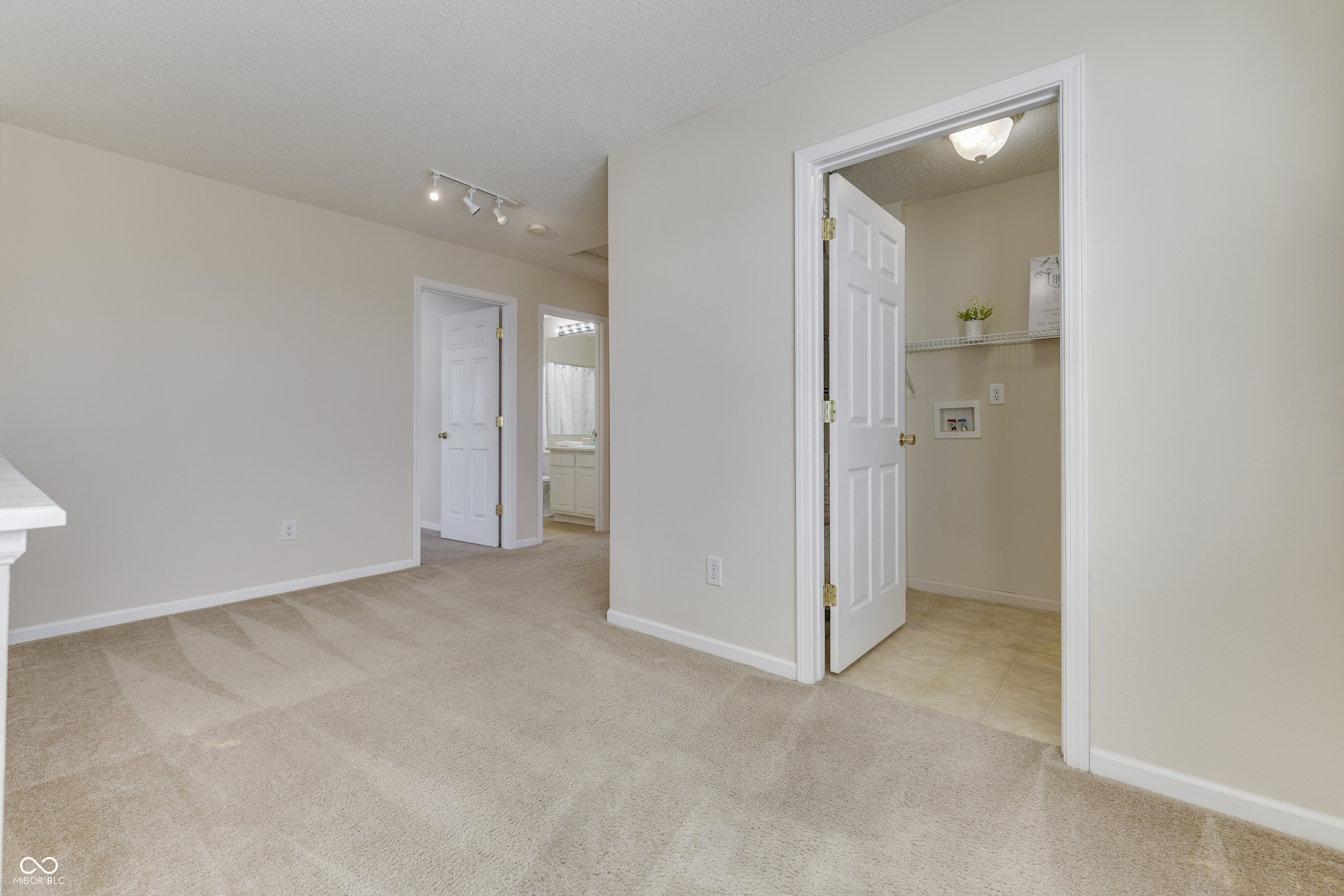 8121 Whitview Drive Indianapolis, IN 46237 - Photo 23 of 44