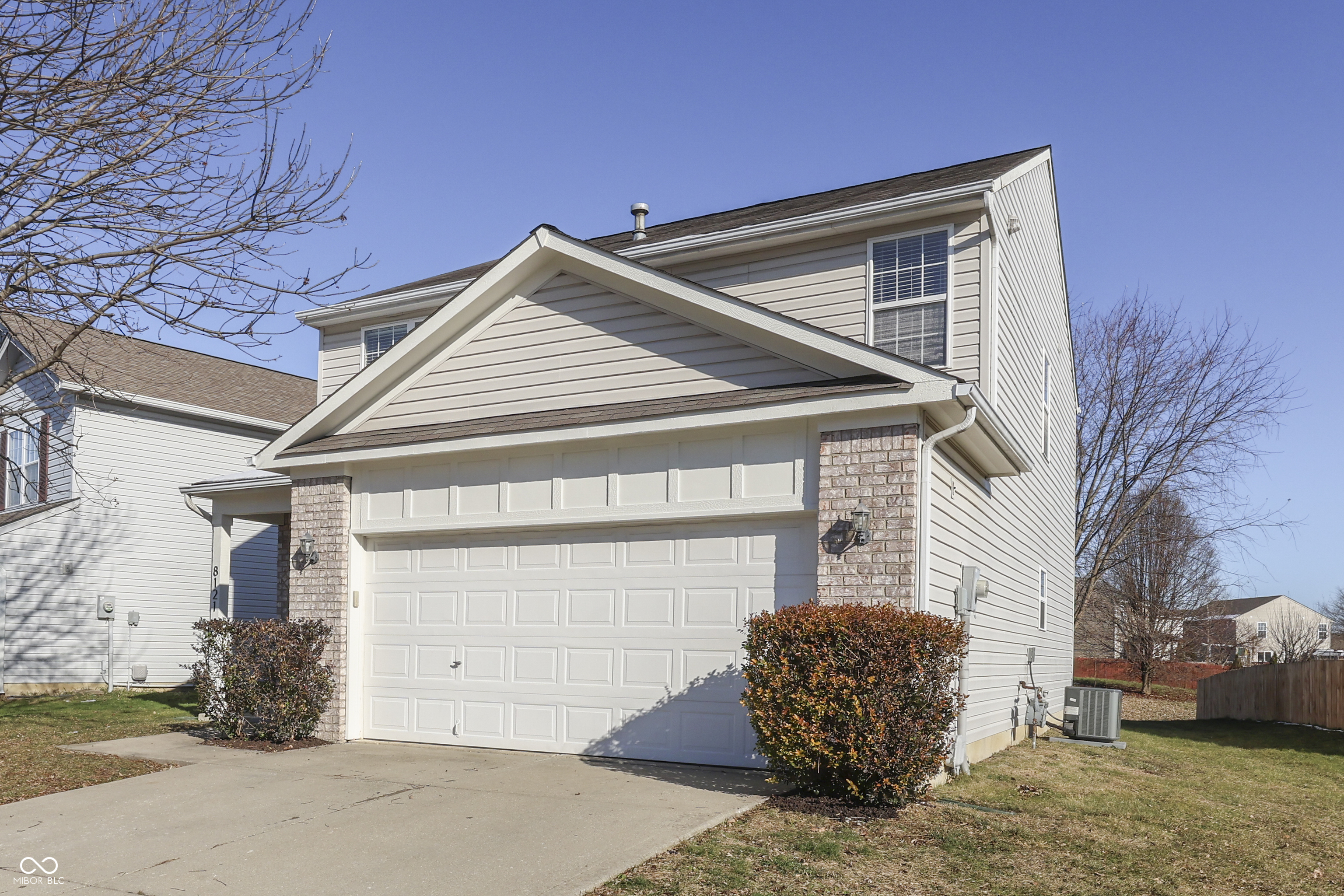 8121 Whitview Drive Indianapolis, IN 46237 - Photo 3 of 44