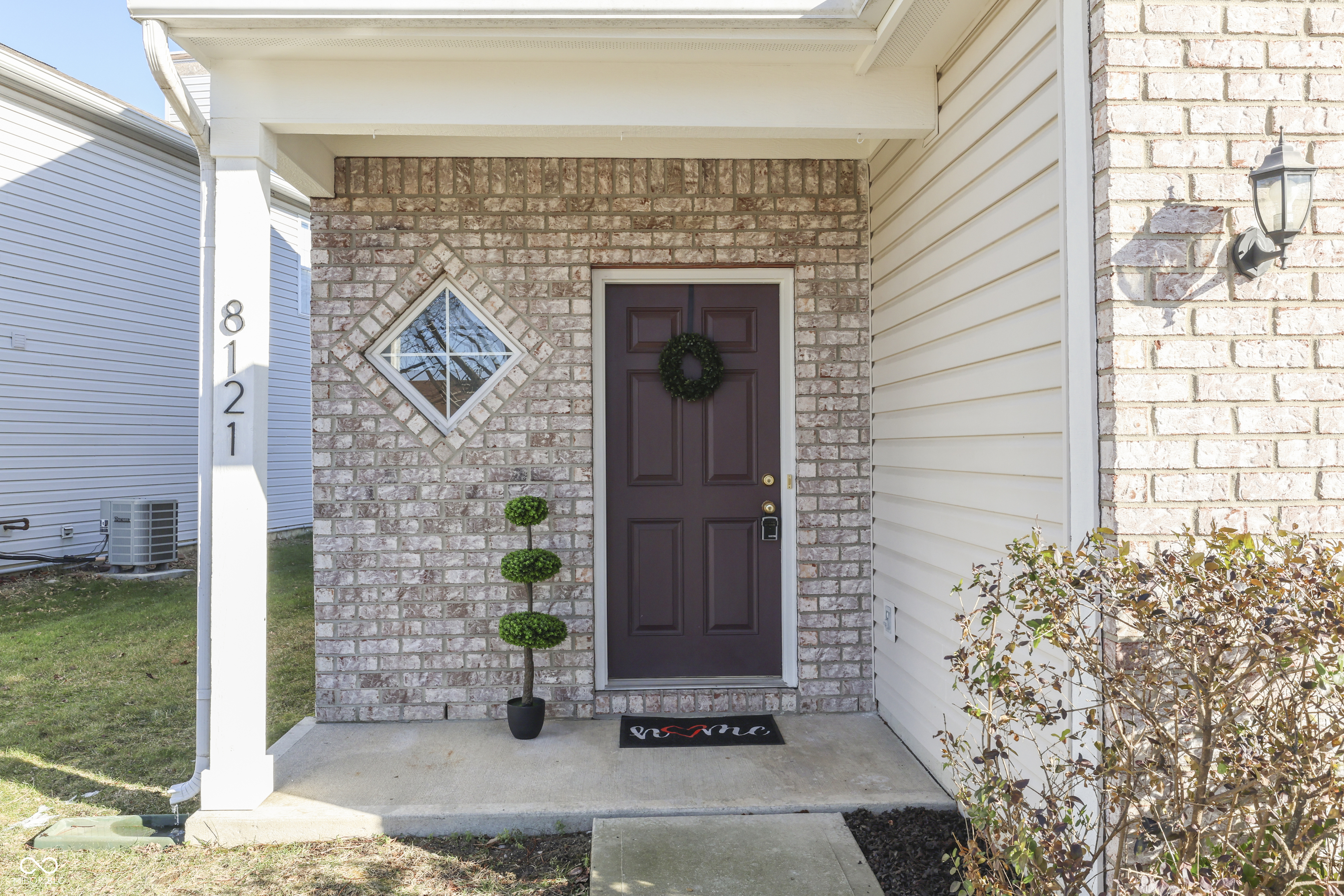 8121 Whitview Drive Indianapolis, IN 46237 - Photo 4 of 44