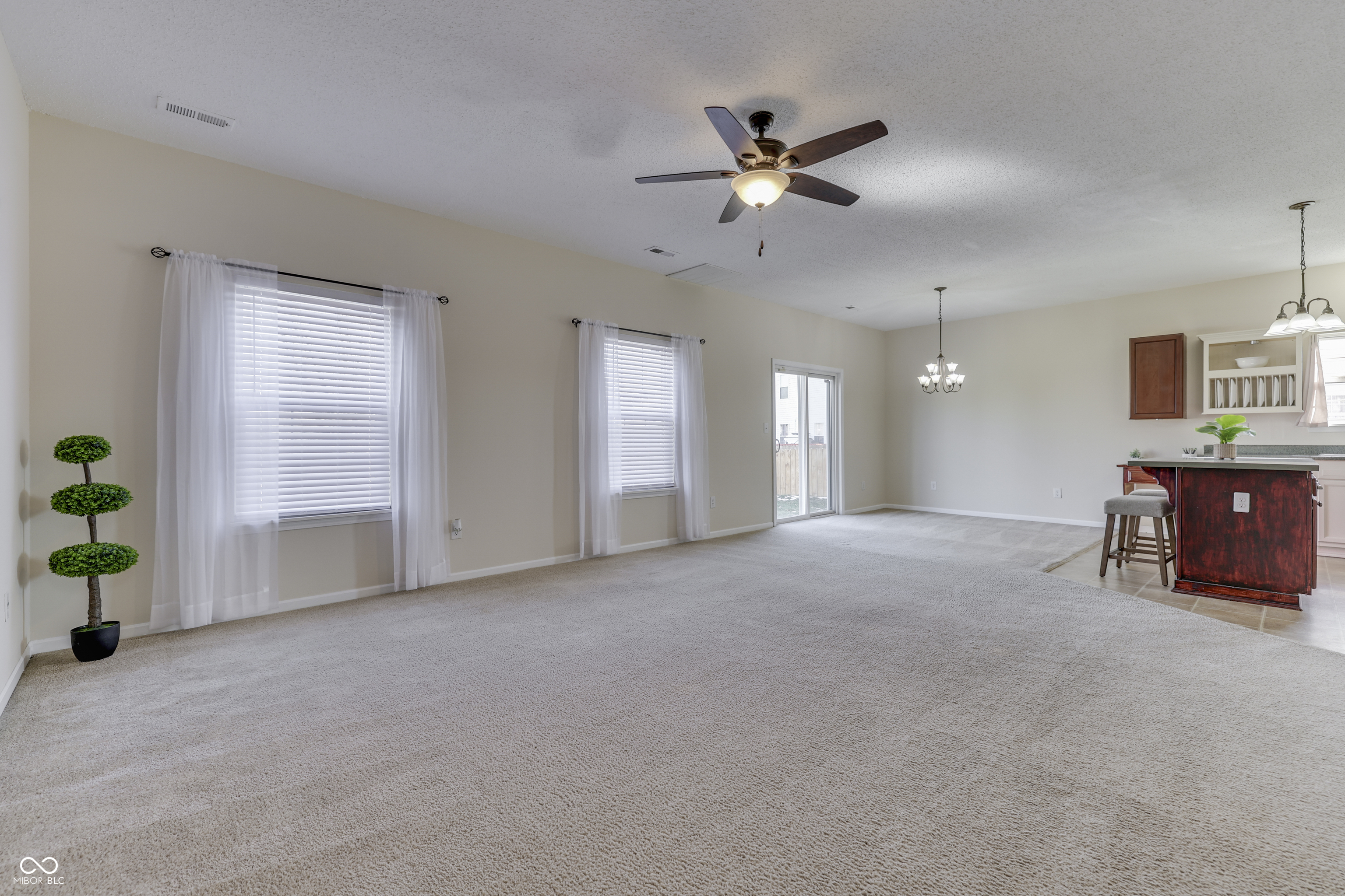 8121 Whitview Drive Indianapolis, IN 46237 - Photo 7 of 44