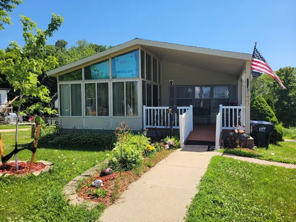 $339,900 | 440 North Main Street, Juneau, WI 53039