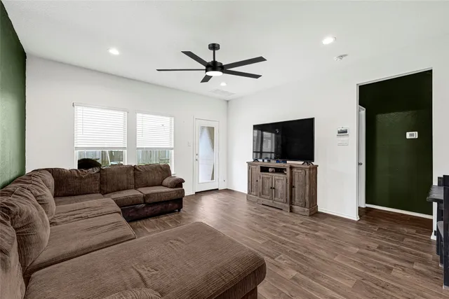 $250,000 | 14675 Cyn Pnes Lane, New Caney, TX 77357