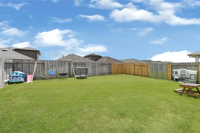 $250,000 | 14675 Cyn Pnes Lane, New Caney, TX 77357