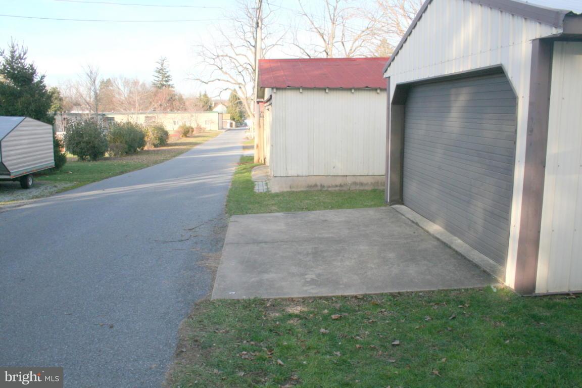 148 South Spruce Street Lititz, PA 17543 - Photo 11 of 34
