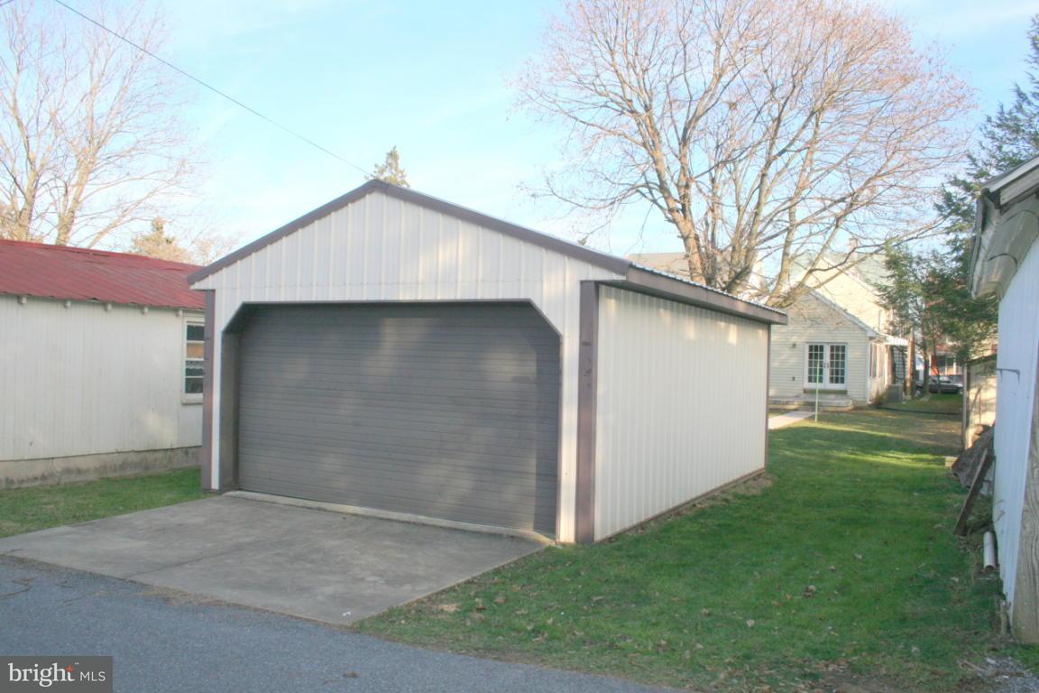 148 South Spruce Street Lititz, PA 17543 - Photo 10 of 34