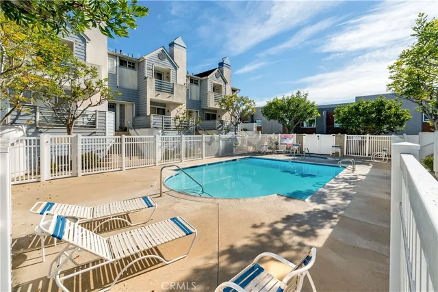 $779,000 | 18050 Prairie Avenue, Unit B, Torrance, CA 90504