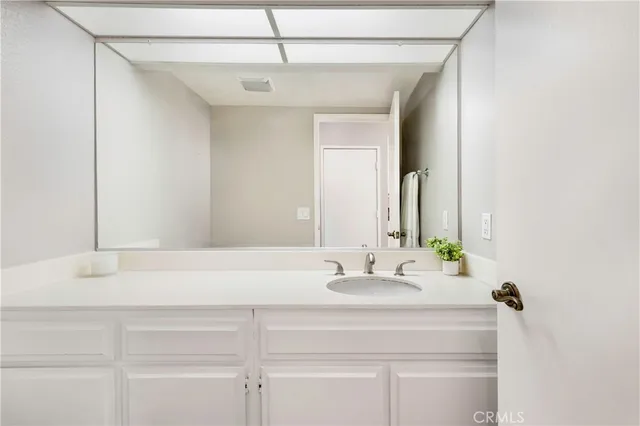 $779,000 | 18050 Prairie Avenue, Unit B, Torrance, CA 90504