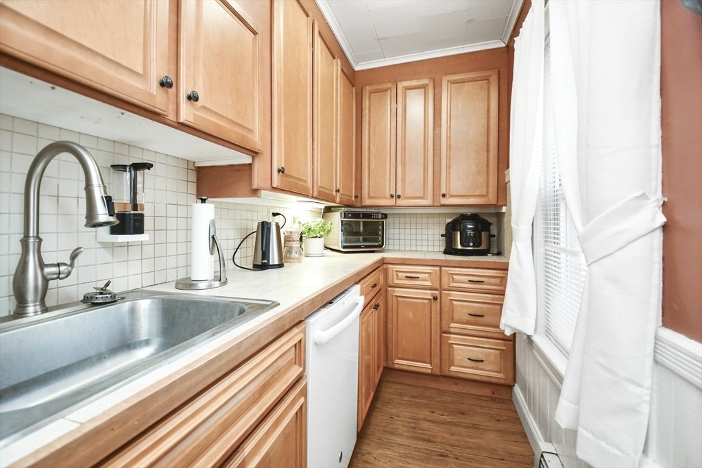7 Nelson Street Webster, MA 01570 - Photo 7 of 41 Gallery Image 7