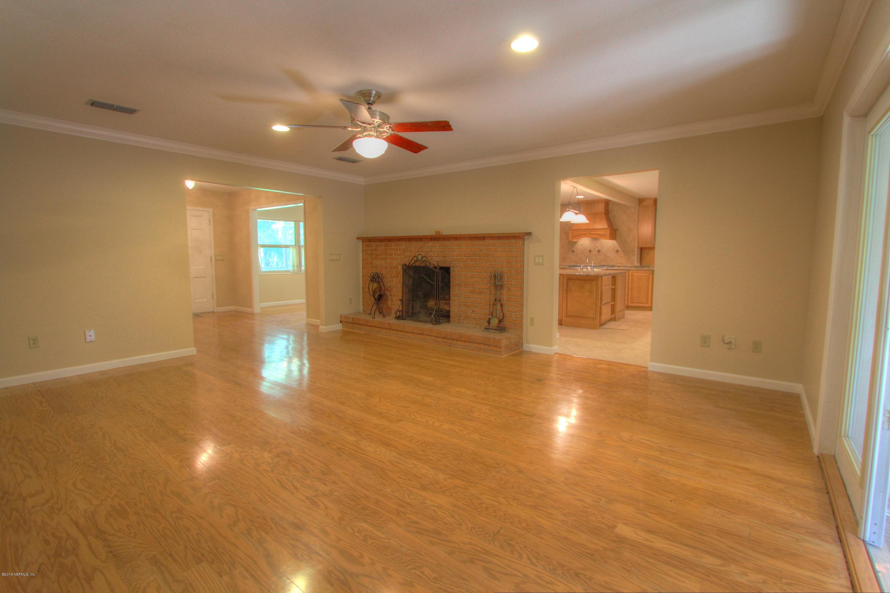 8976 Snellgrove Road Jacksonville, FL 32220 - Photo 19 of 43 Living Area