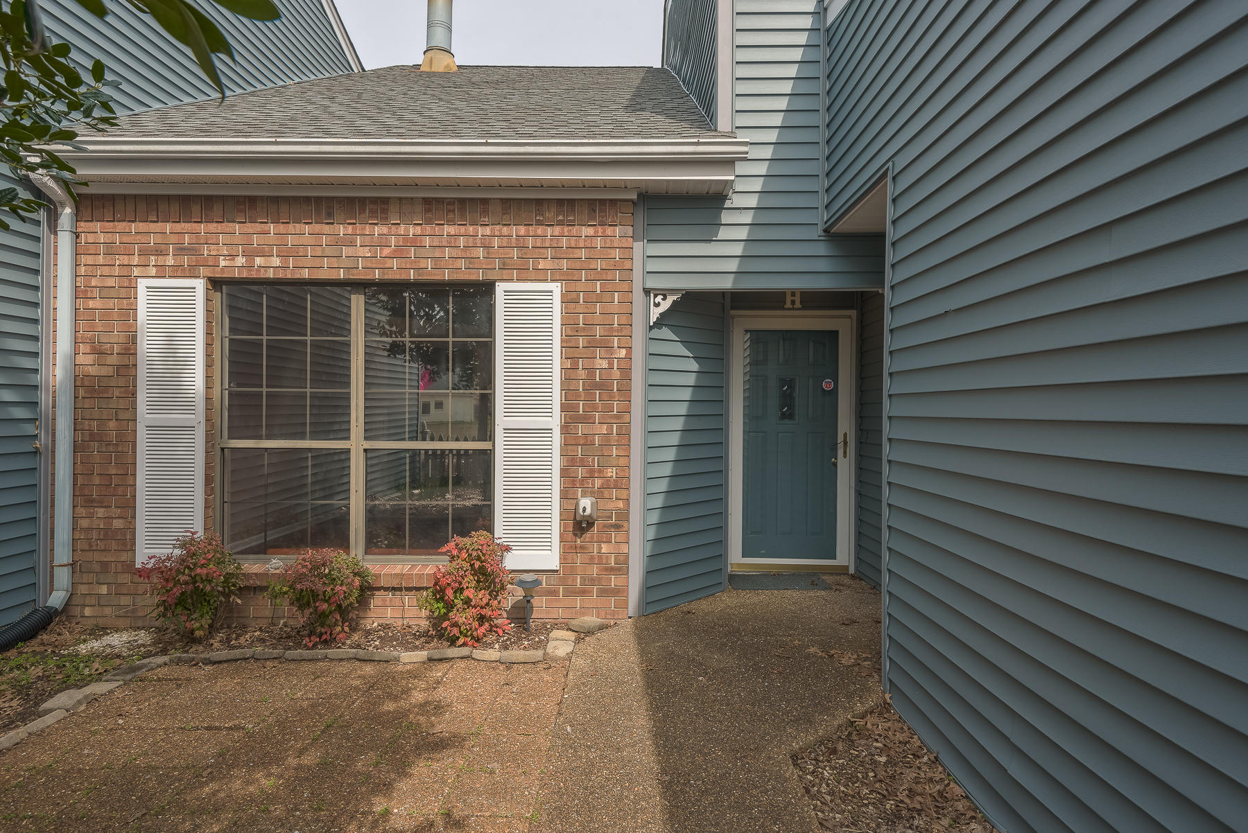 6677 Hickory Brook Road Chattanooga, TN 37421 - Photo 3 of 29 Front View