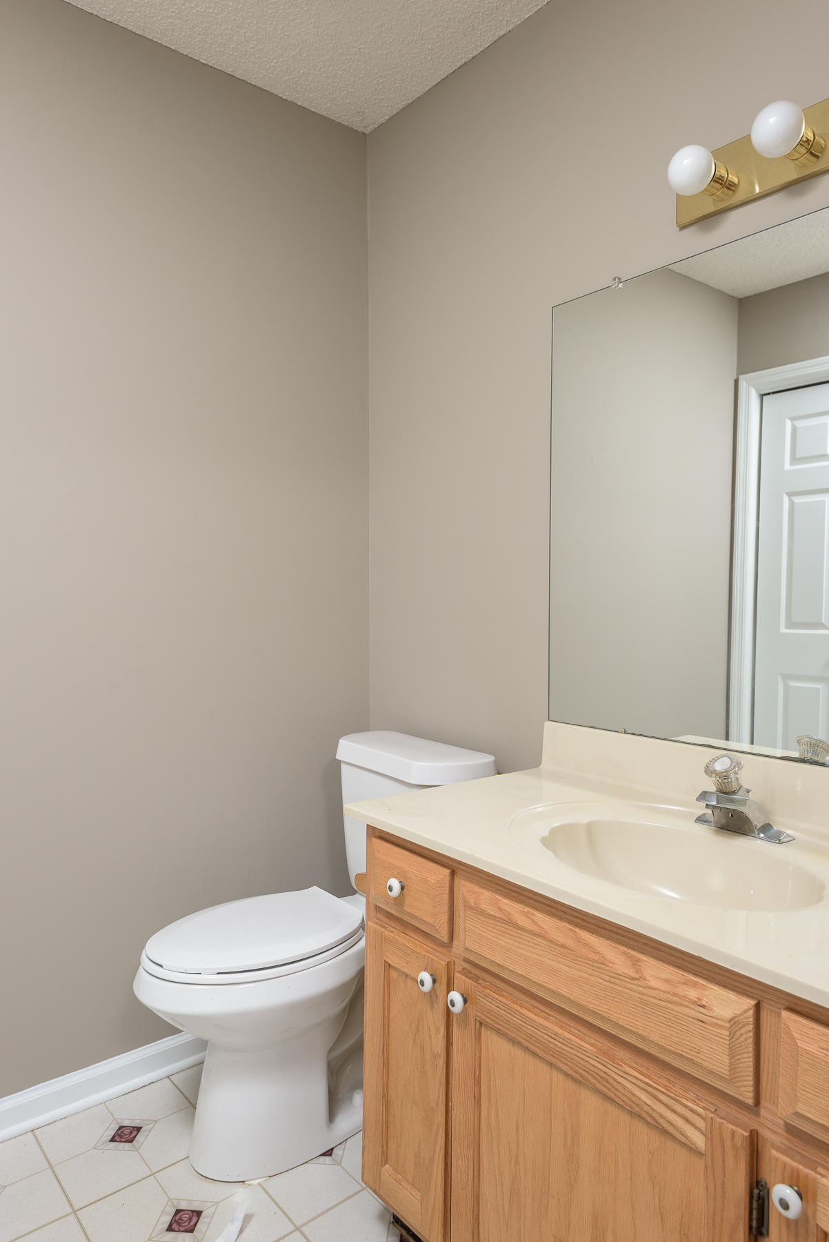 6677 Hickory Brook Road Chattanooga, TN 37421 - Photo 22 of 29 Guest Bathroom