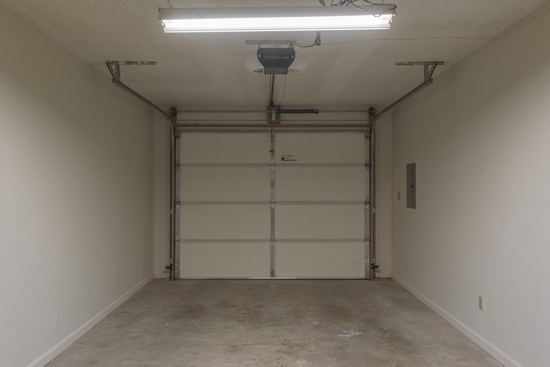 6677 Hickory Brook Road Chattanooga, TN 37421 - Photo 25 of 29 Garage