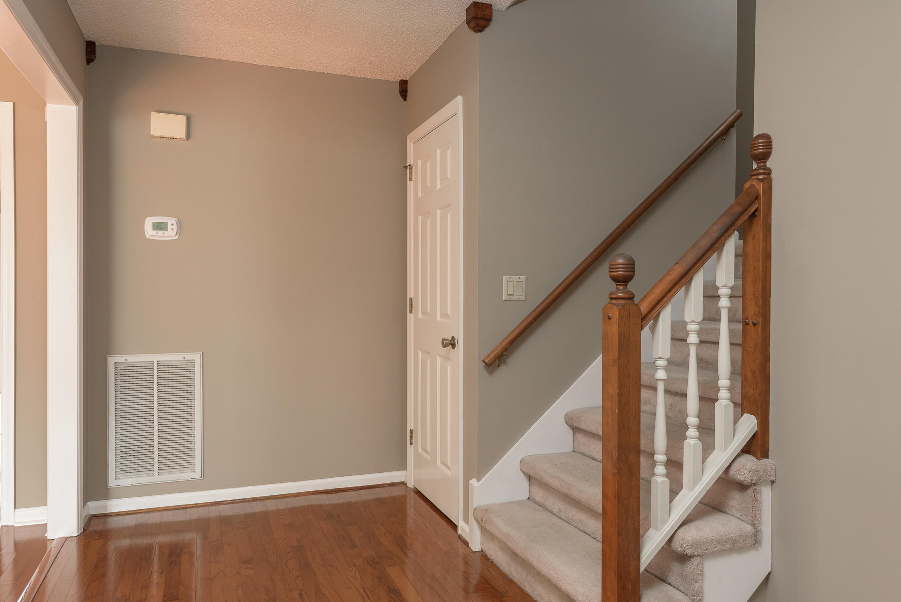 6677 Hickory Brook Road Chattanooga, TN 37421 - Photo 5 of 29 Stairway