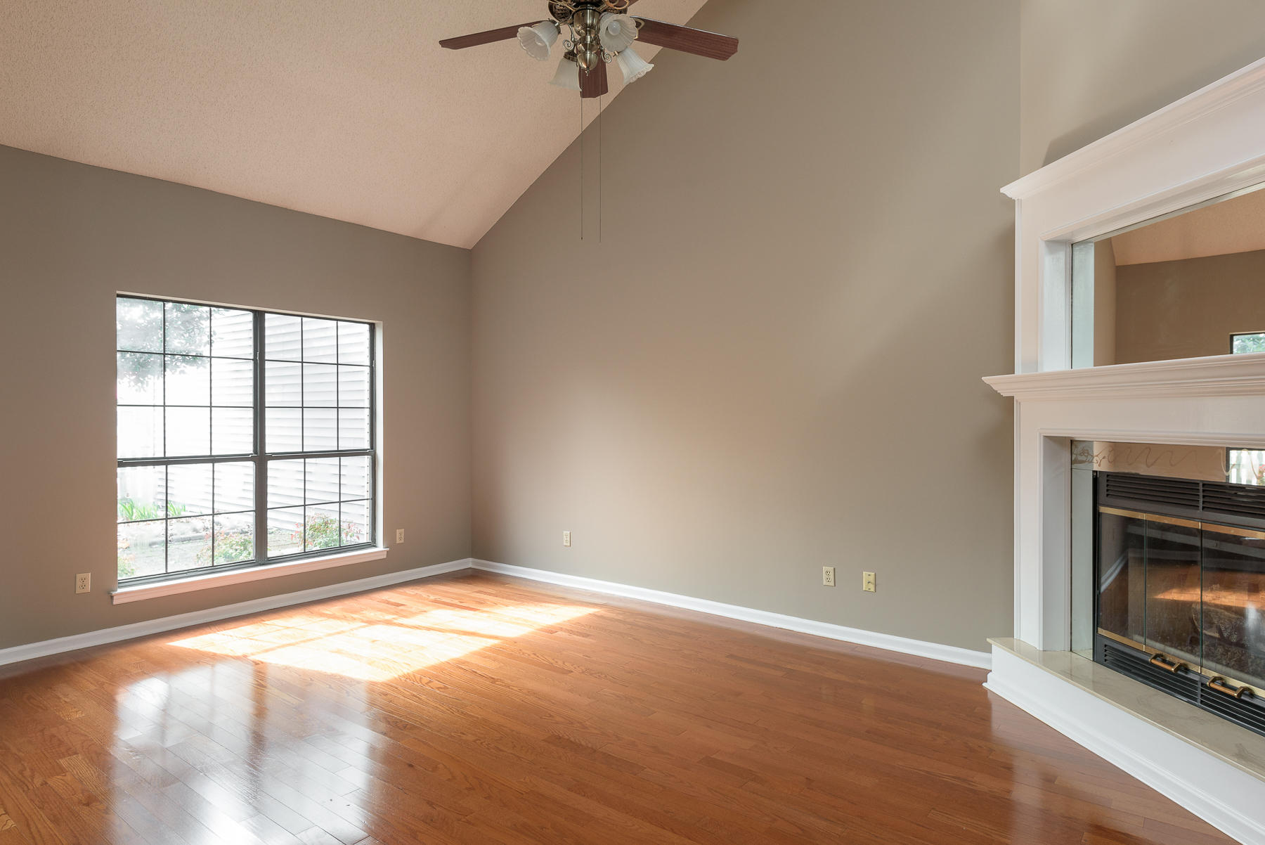 6677 Hickory Brook Road Chattanooga, TN 37421 - Photo 7 of 29 Living Room