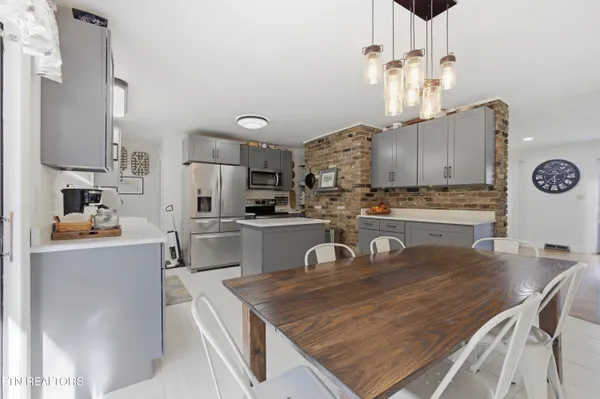 $450,000 | 402 Bluff Road, Kingston, TN 37763