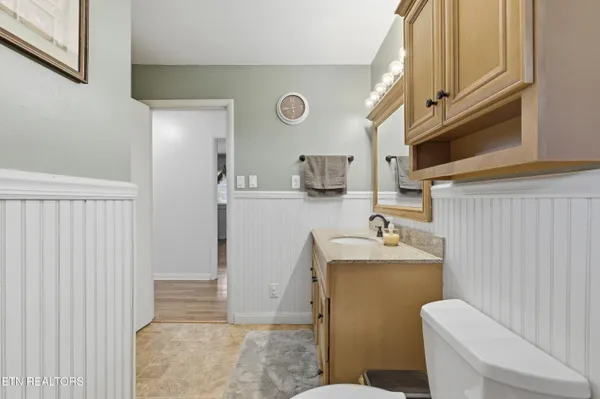 $450,000 | 402 Bluff Road, Kingston, TN 37763