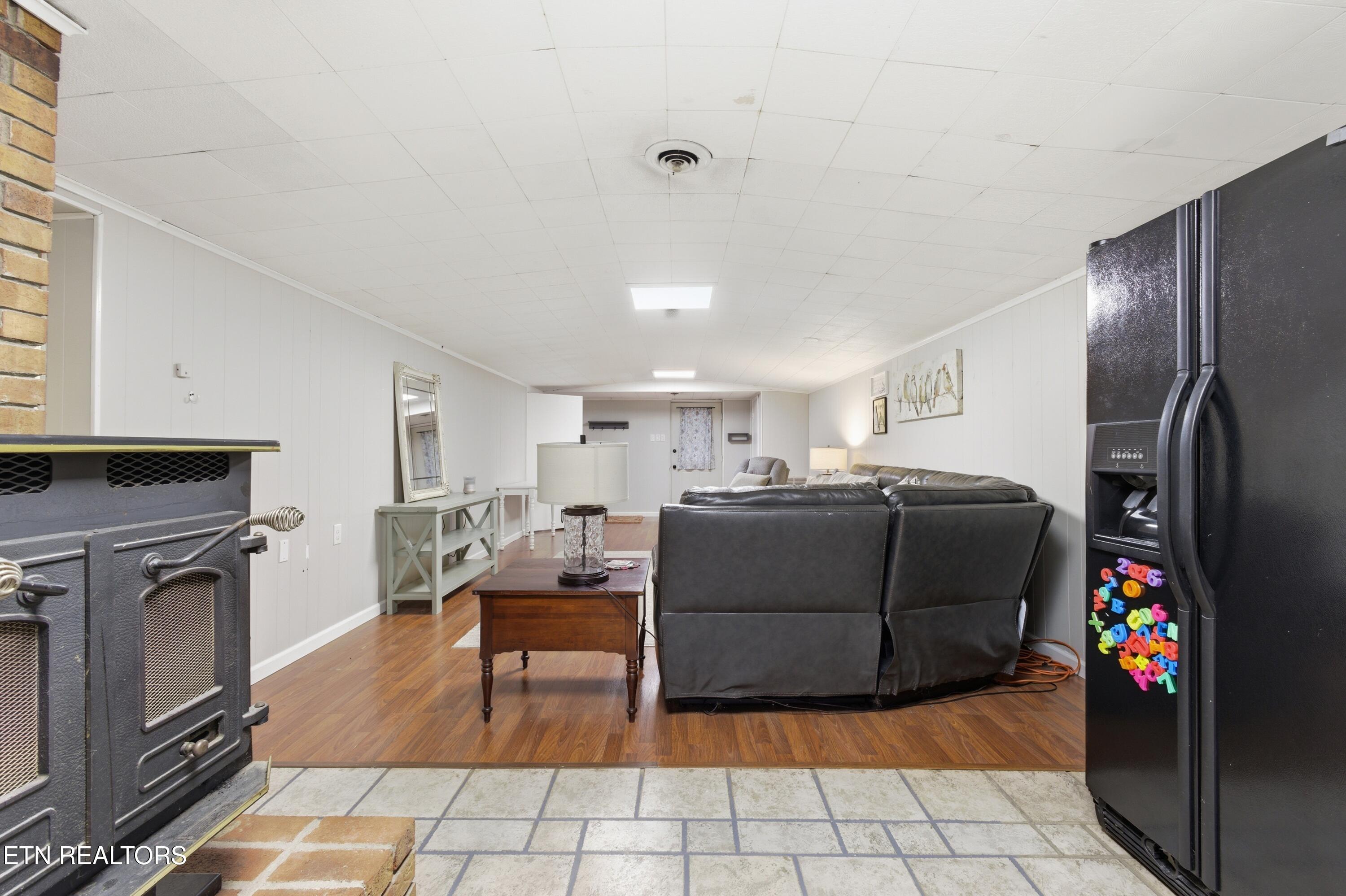 402 Bluff Road Kingston, TN 37763 - Photo 23 of 39 1N9A7657