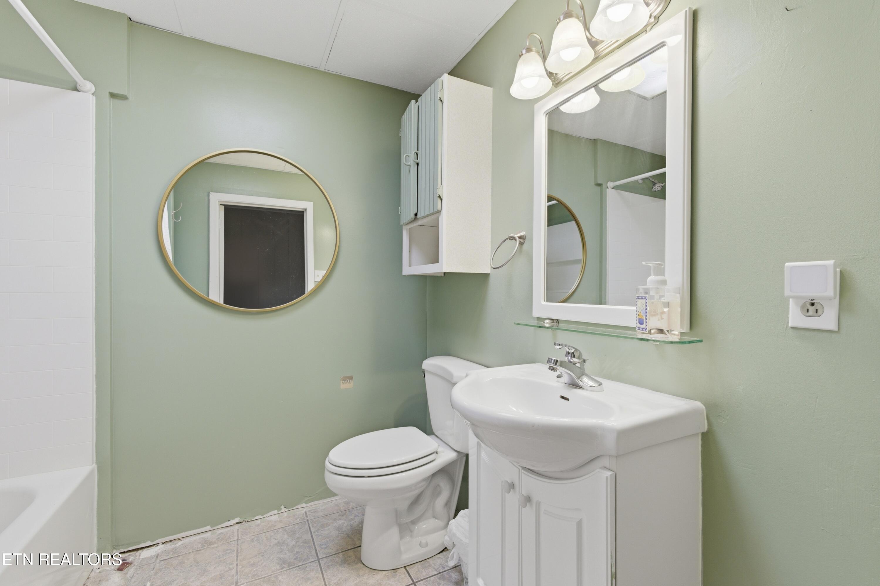 402 Bluff Road Kingston, TN 37763 - Photo 25 of 39 1N9A7627