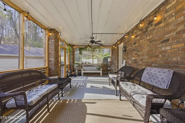 $450,000 | 402 Bluff Road, Kingston, TN 37763