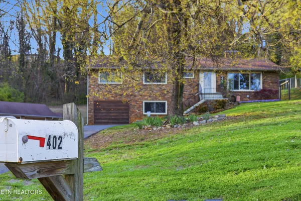 $450,000 | 402 Bluff Road, Kingston, TN 37763