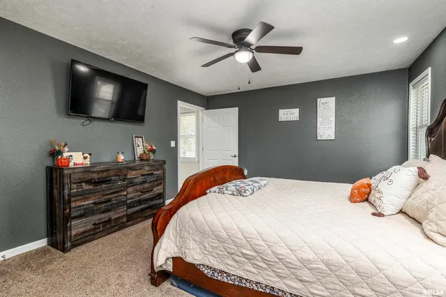 $239,000 | 205 South 3rd Street, Dahlgren, IL 62828