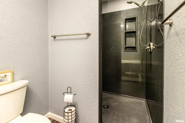 $239,000 | 205 South 3rd Street, Dahlgren, IL 62828