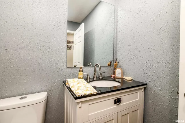 $239,000 | 205 South 3rd Street, Dahlgren, IL 62828