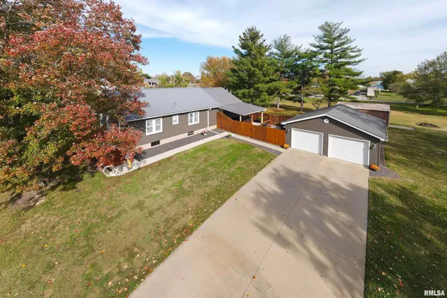 $239,000 | 205 South 3rd Street, Dahlgren, IL 62828