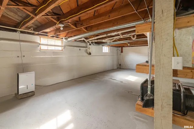 $239,000 | 205 South 3rd Street, Dahlgren, IL 62828