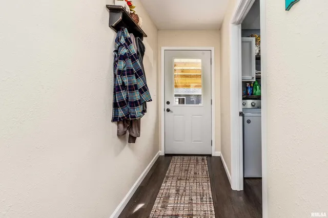 $239,000 | 205 South 3rd Street, Dahlgren, IL 62828