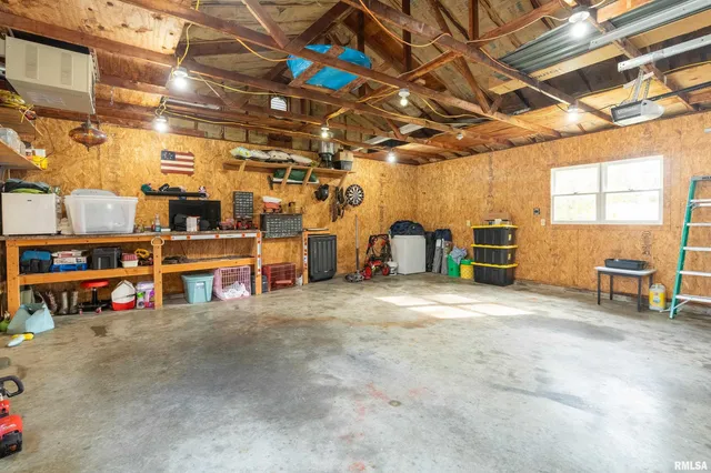 $239,000 | 205 South 3rd Street, Dahlgren, IL 62828