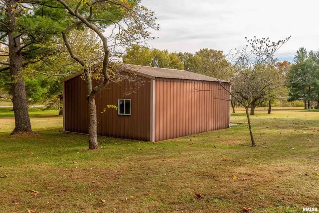 $239,000 | 205 South 3rd Street, Dahlgren, IL 62828