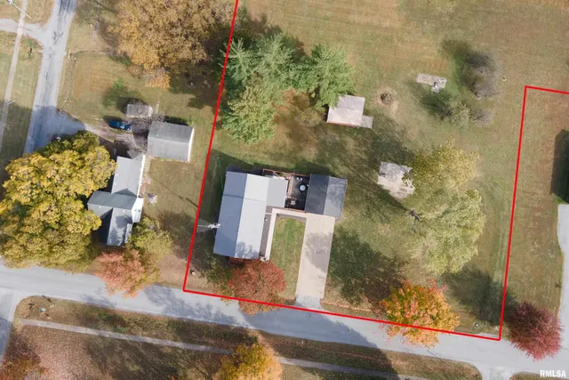 $239,000 | 205 South 3rd Street, Dahlgren, IL 62828