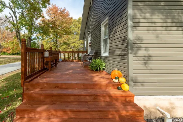 $239,000 | 205 South 3rd Street, Dahlgren, IL 62828