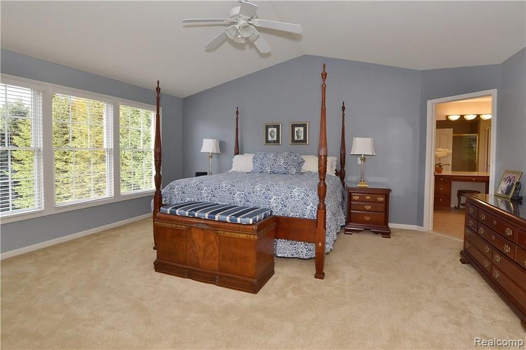 2462 Selkirk Street Rochester, MI 48306 - Photo 20 of 41