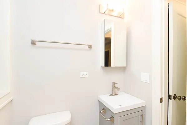 $1,550 | 640 West Wrightwood Avenue, Unit 108, Chicago, IL 60614